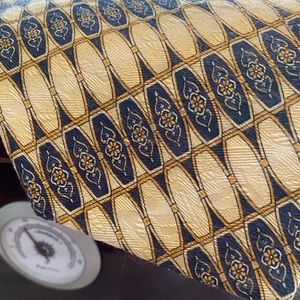 Roundtree & Yorke All Silk Tie